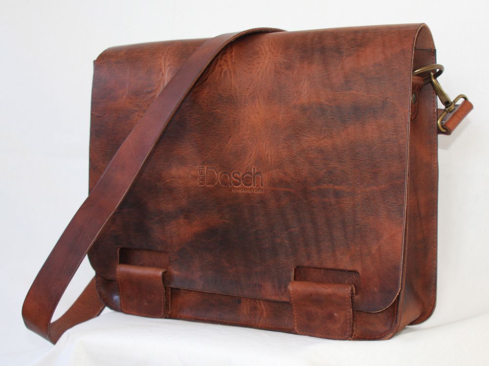 Marina Furin Berlin Künstlerin Designerin Lederskulpturen Taschen Accessoires Kunst Bags Jewelry Art Leathersculpture Messender Bag