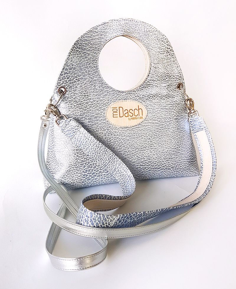 Marina Furin Berlin Künstlerin Designerin Lederskulpturen Taschen Accessoires Kunst Bags Jewelry Art Leathersculpture Sun Metallic Blau