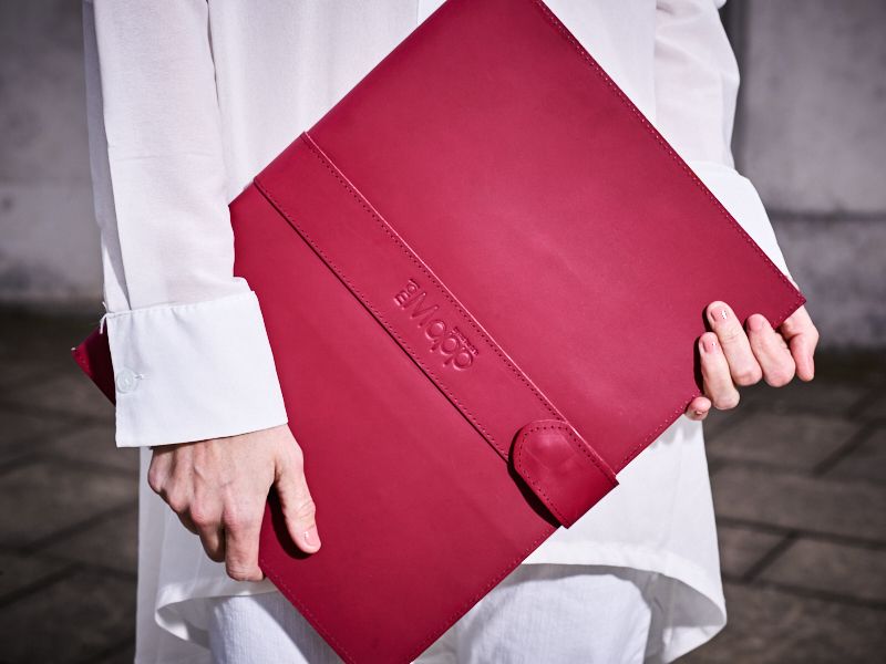 Mappe aus pflanzlich gegerbtem Leder