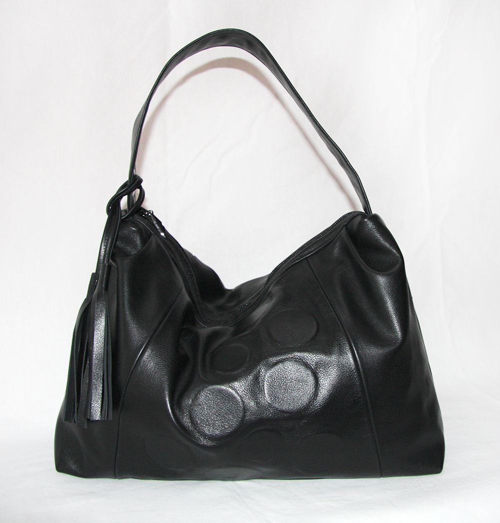 Marina Furin Berlin Künstlerin Designerin Lederskulpturen Taschen Accessoires Kunst Bags Jewelry Art Leathersculpture Jana Knopf