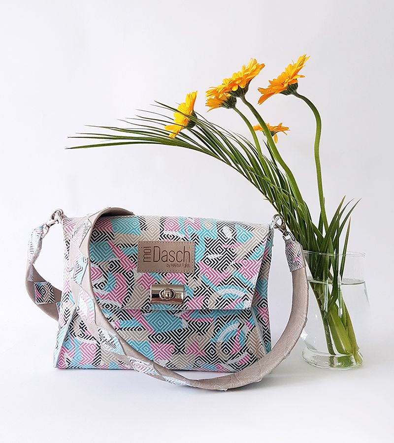 Marina Furin Berlin Künstlerin Designerin Lederskulpturen Taschen Accessoires Kunst Bags Jewelry Art Leathersculpture Joy Bunt