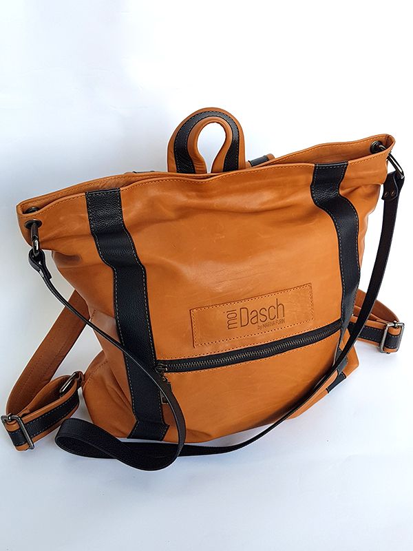 Marina Furin Berlin Künstlerin Designerin Lederskulpturen Taschen Accessoires Kunst Bags Jewelry Art Leathersculpture Traveler