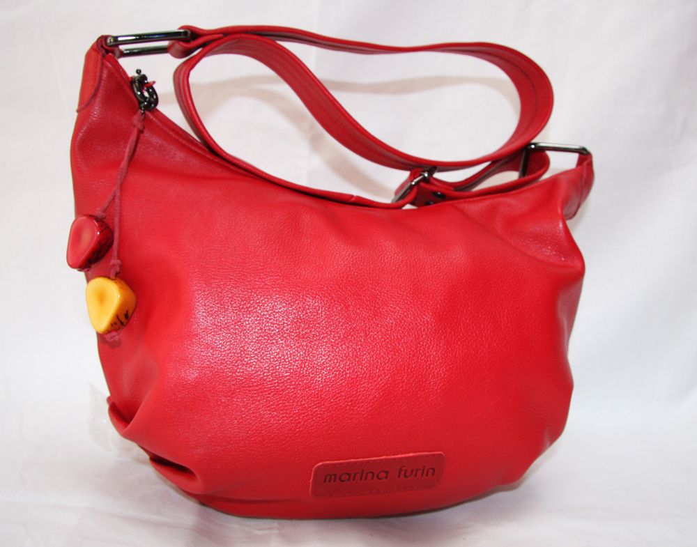 Marina Furin Berlin Künstlerin Designerin Lederskulpturen Taschen Accessoires Kunst Bags Jewelry Art Leathersculpture Rote Tasche