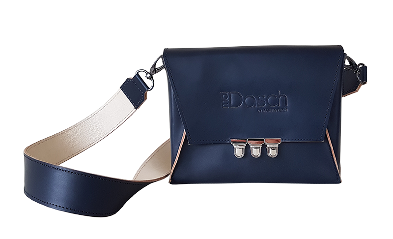 Marina Furin Berlin Künstlerin Designerin Lederskulpturen Taschen Accessoires Kunst Bags Jewelry Art Leathersculpture Joy Blau