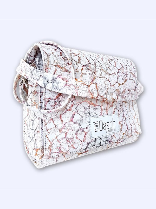 Marina Furin Berlin Künstlerin Designerin Lederskulpturen Taschen Accessoires Kunst Bags Jewelry Art Leathersculpture Crossbody Bag